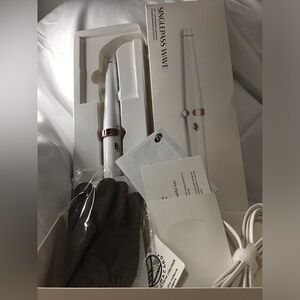 White and Rose Gold SinglePass Wave Hair Styler